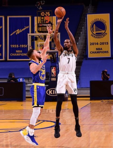 返湾区杜兰特情绪复杂，强大的篮网证明他选择没错