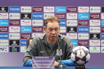 开云手机官网-东体谈申花热身9-2泰山：斯卢茨基使用442阵型，攻击线集体开和