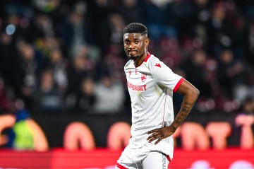 开云移动端-体坛：2比9后学习海港预订第6外援？泰山无心再追意中人